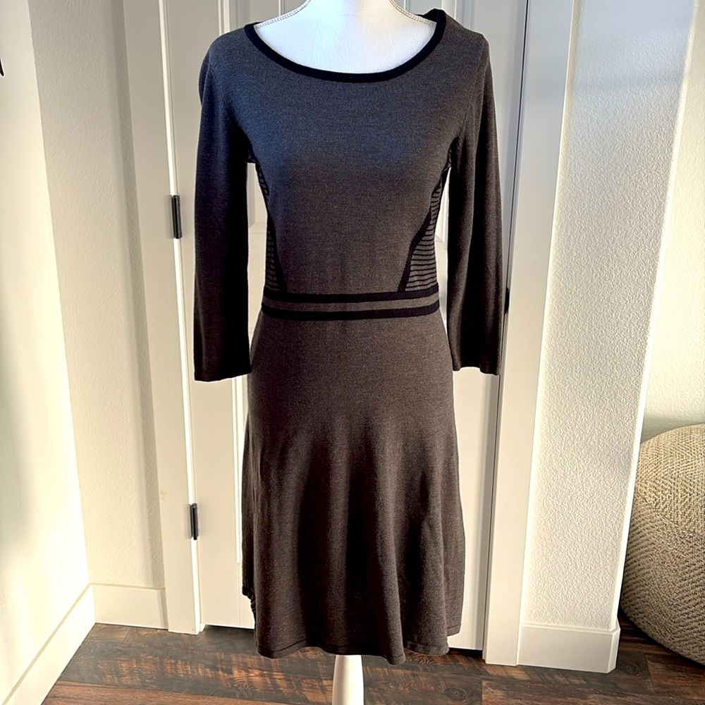 Jones New York sweater dress. Size small